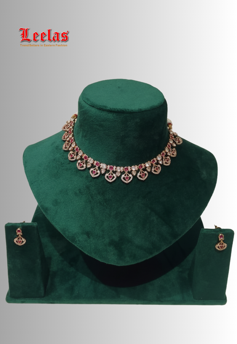 Gold and white and red stonework choker set