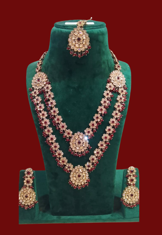 Gold and red stonework necklace set